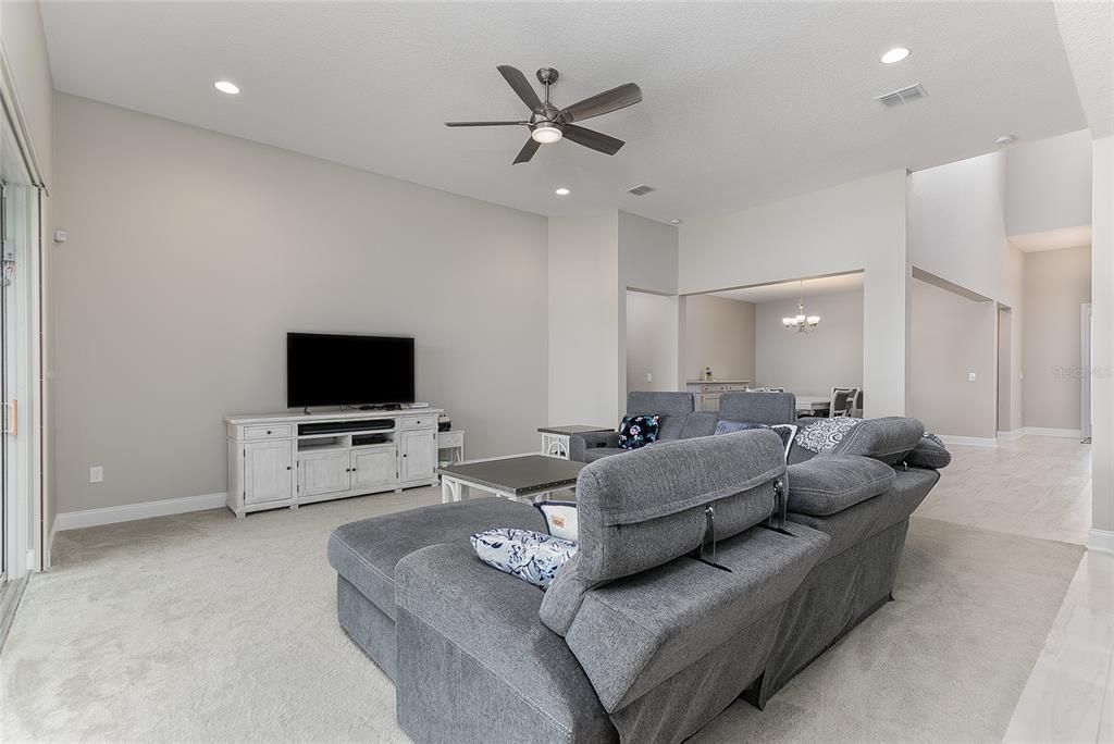 Activo con contrato: $1,575,000 (5 camas, 4 baños, 4258 Pies cuadrados)