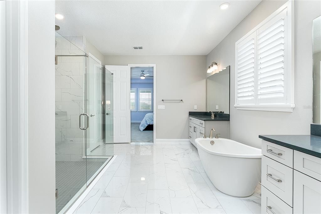 Activo con contrato: $1,575,000 (5 camas, 4 baños, 4258 Pies cuadrados)