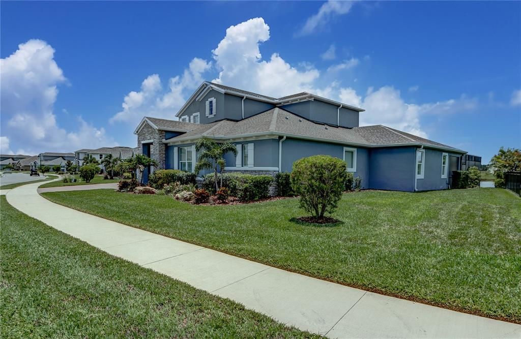 Activo con contrato: $1,575,000 (5 camas, 4 baños, 4258 Pies cuadrados)