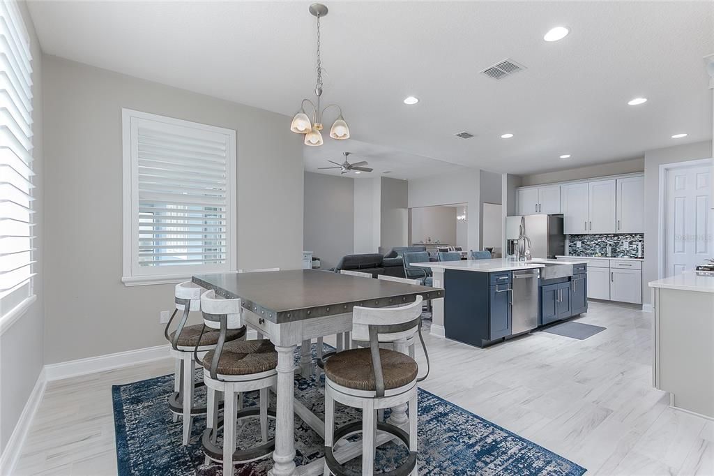 Activo con contrato: $1,575,000 (5 camas, 4 baños, 4258 Pies cuadrados)