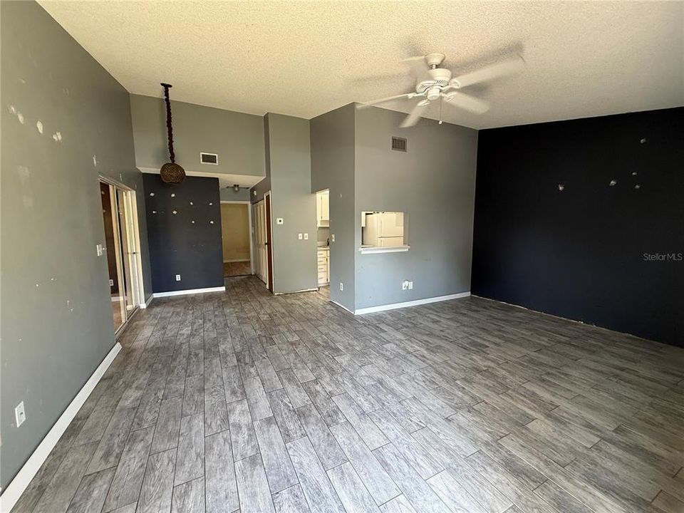For Sale: $189,000 (1 beds, 1 baths, 780 Square Feet)