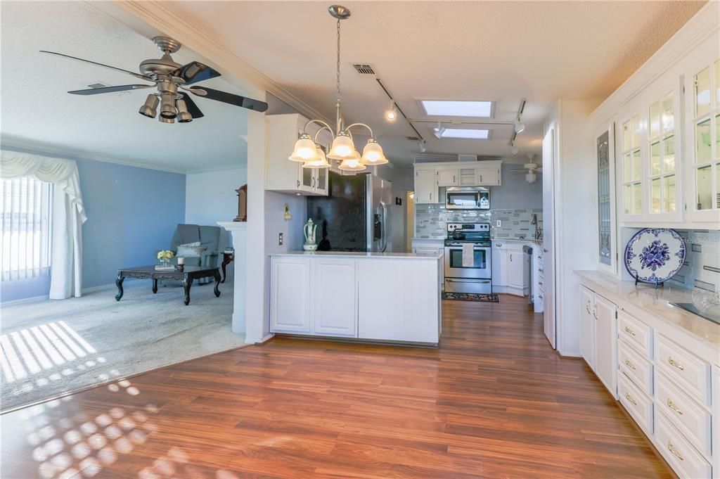 Activo con contrato: $185,000 (2 camas, 2 baños, 1432 Pies cuadrados)