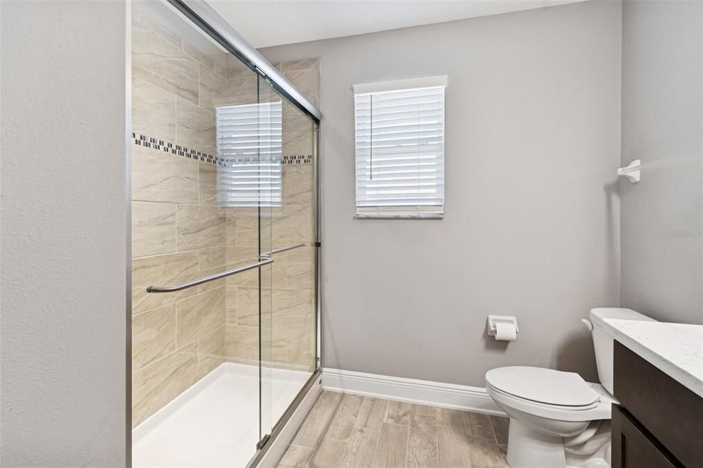 Activo con contrato: $1,149,999 (7 camas, 5 baños, 5518 Pies cuadrados)