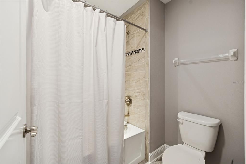 Activo con contrato: $1,149,999 (7 camas, 5 baños, 5518 Pies cuadrados)
