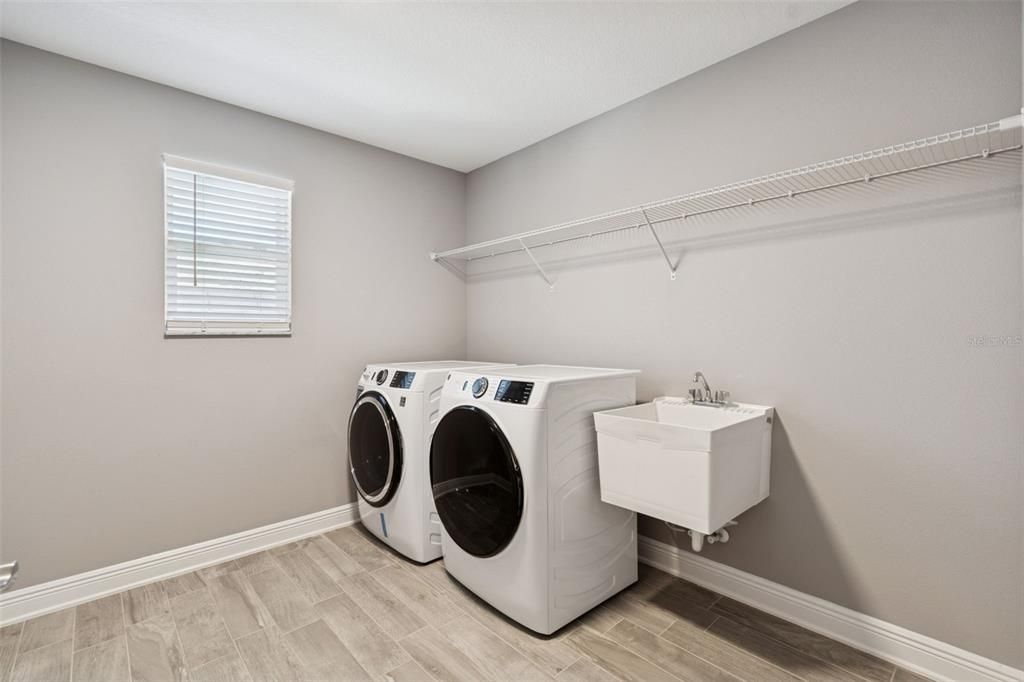 Activo con contrato: $1,149,999 (7 camas, 5 baños, 5518 Pies cuadrados)
