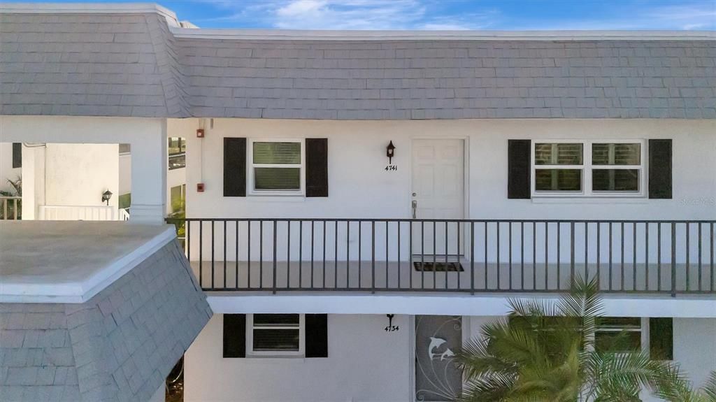 Activo con contrato: $409,900 (2 camas, 2 baños, 1556 Pies cuadrados)