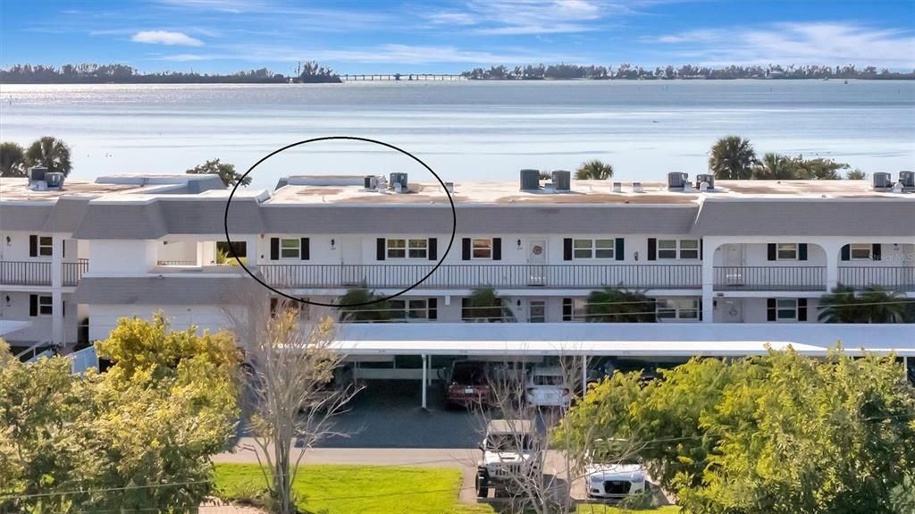 Activo con contrato: $409,900 (2 camas, 2 baños, 1556 Pies cuadrados)