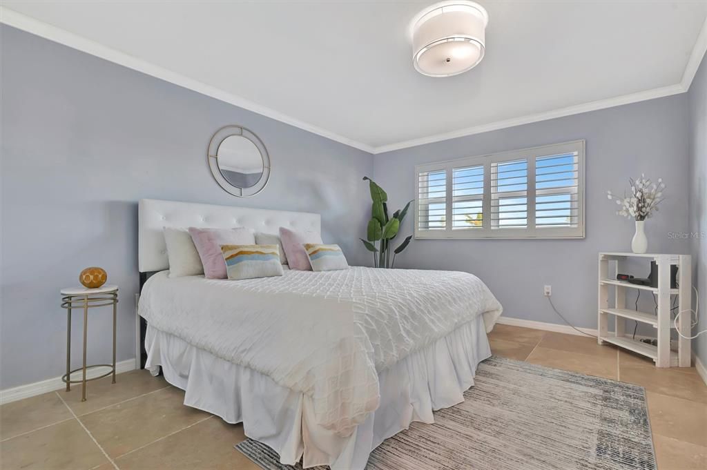 Activo con contrato: $409,900 (2 camas, 2 baños, 1556 Pies cuadrados)
