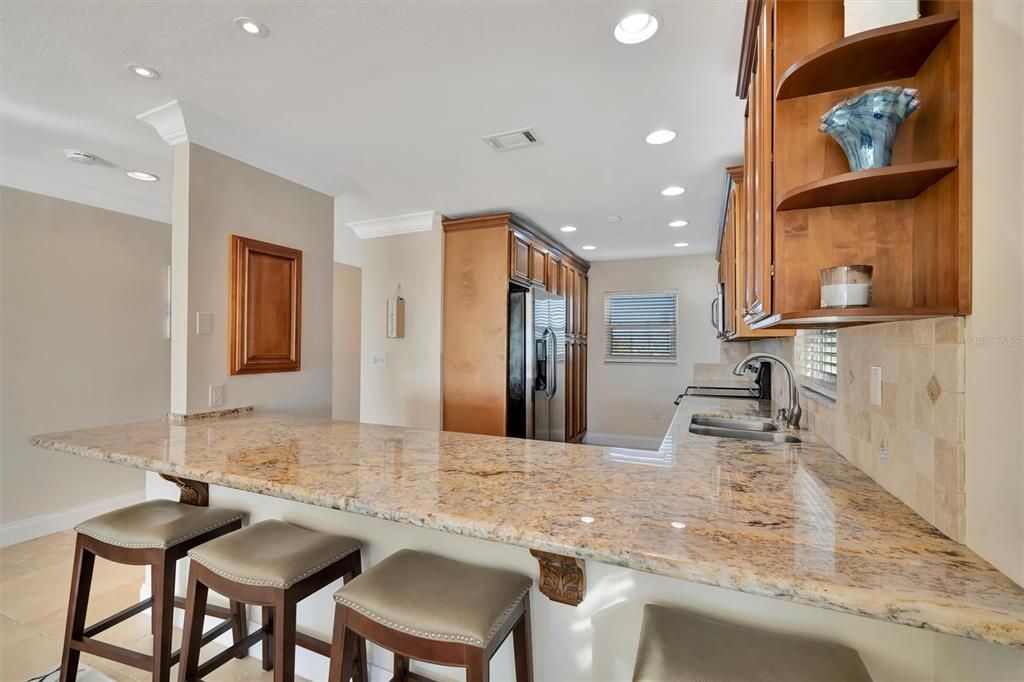 Activo con contrato: $409,900 (2 camas, 2 baños, 1556 Pies cuadrados)