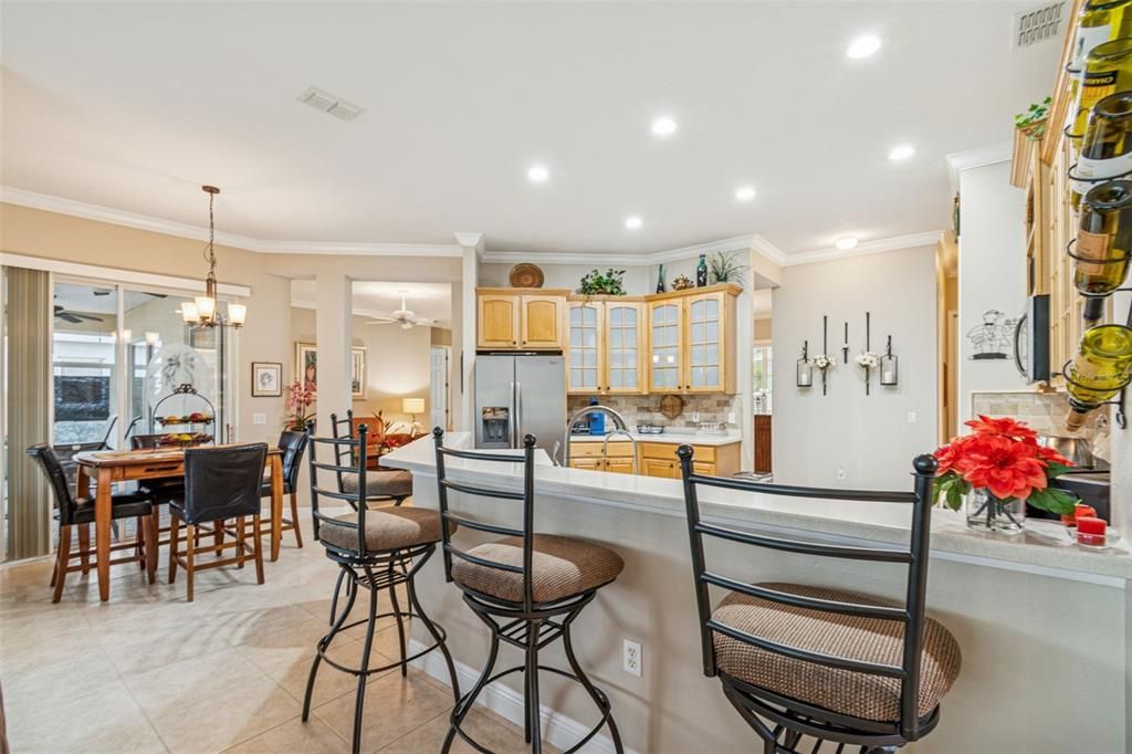 En Venta: $499,000 (3 camas, 2 baños, 2454 Pies cuadrados)