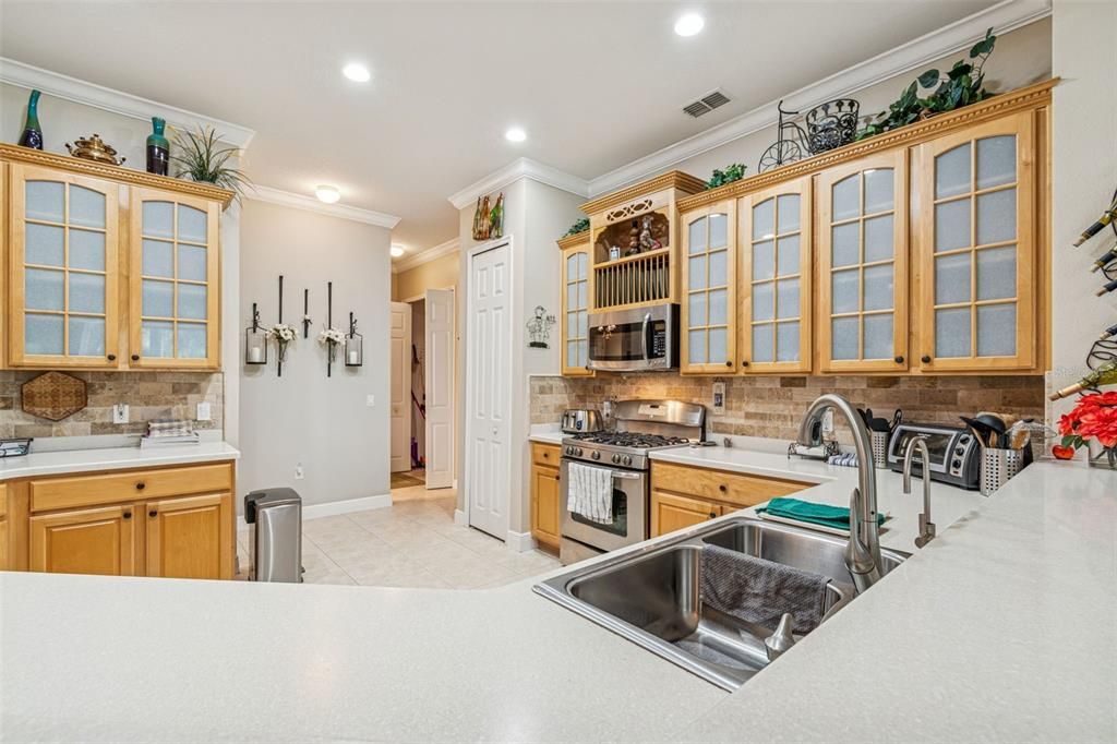 En Venta: $499,000 (3 camas, 2 baños, 2454 Pies cuadrados)