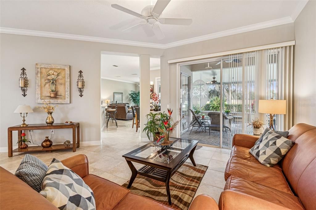 En Venta: $499,000 (3 camas, 2 baños, 2454 Pies cuadrados)