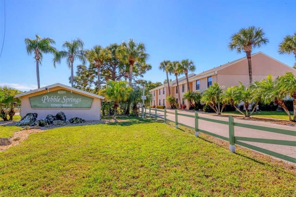 Active With Contract: $115,000 (2 beds, 2 baths, 1060 Square Feet)