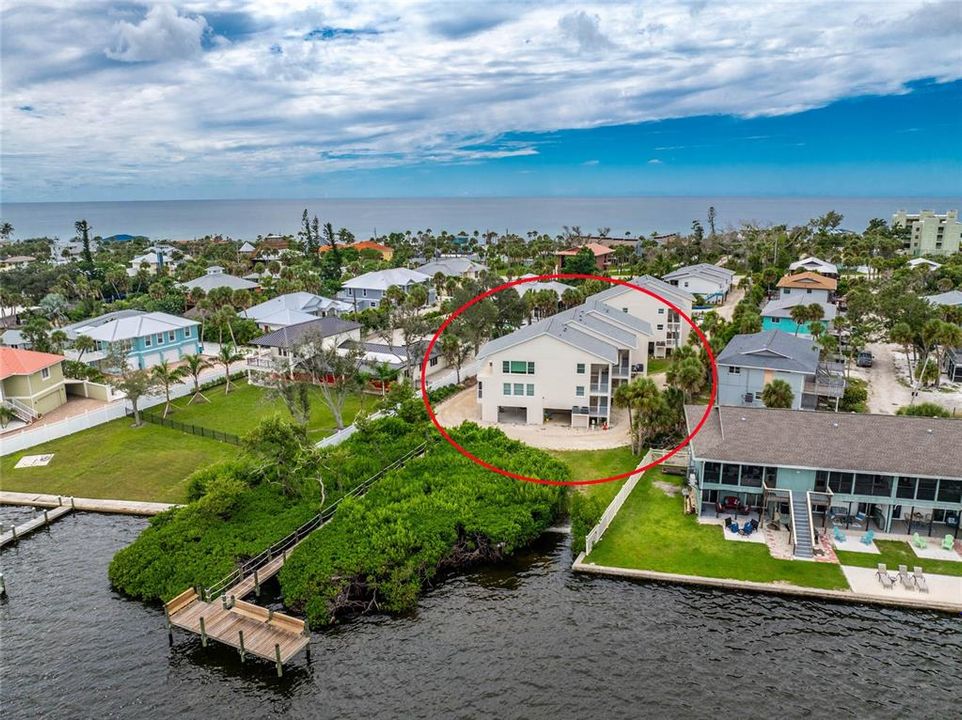 На продажу: $394,900 (2 спален, 2 ванн, 1046 Квадратных фут)