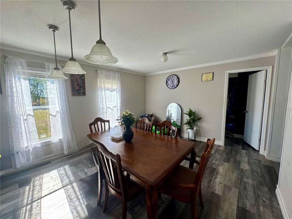 На продажу: $659,000 (4 спален, 2 ванн, 1620 Квадратных фут)