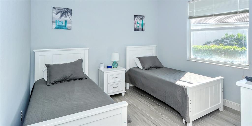 Под контрактом: $929,000 (4 спален, 3 ванн, 2966 Квадратных фут)