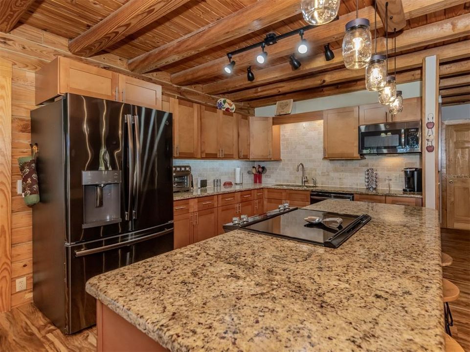 Activo con contrato: $625,000 (2 camas, 2 baños, 1876 Pies cuadrados)