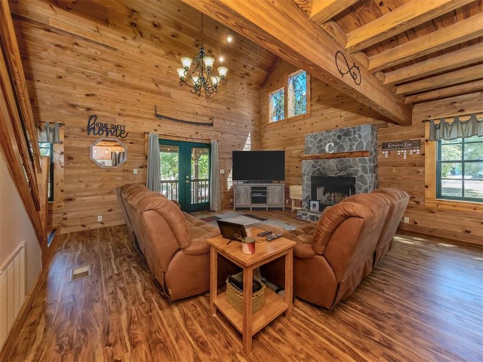 Activo con contrato: $625,000 (2 camas, 2 baños, 1876 Pies cuadrados)