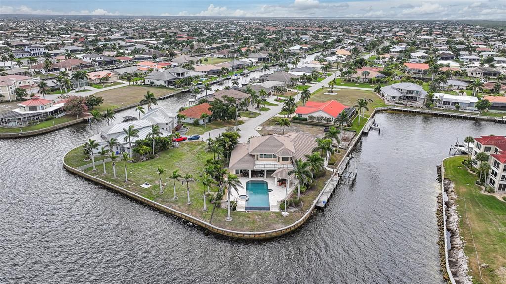 For Sale: $2,800,000 (4 beds, 4 baths, 4607 Square Feet)
