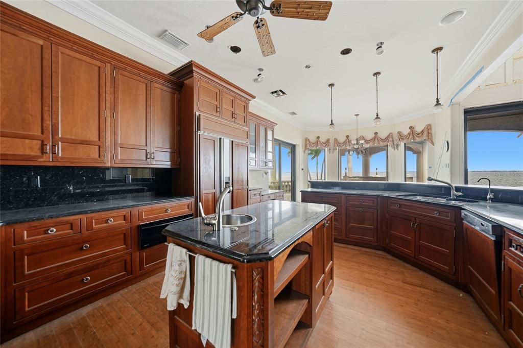 For Sale: $2,800,000 (4 beds, 4 baths, 4607 Square Feet)