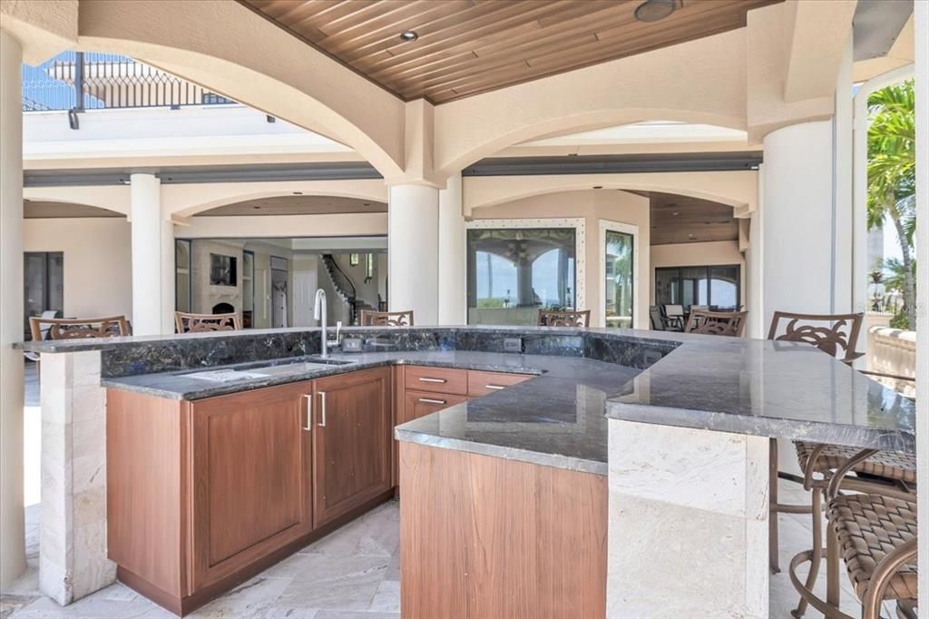 En Venta: $2,800,000 (4 camas, 4 baños, 4607 Pies cuadrados)