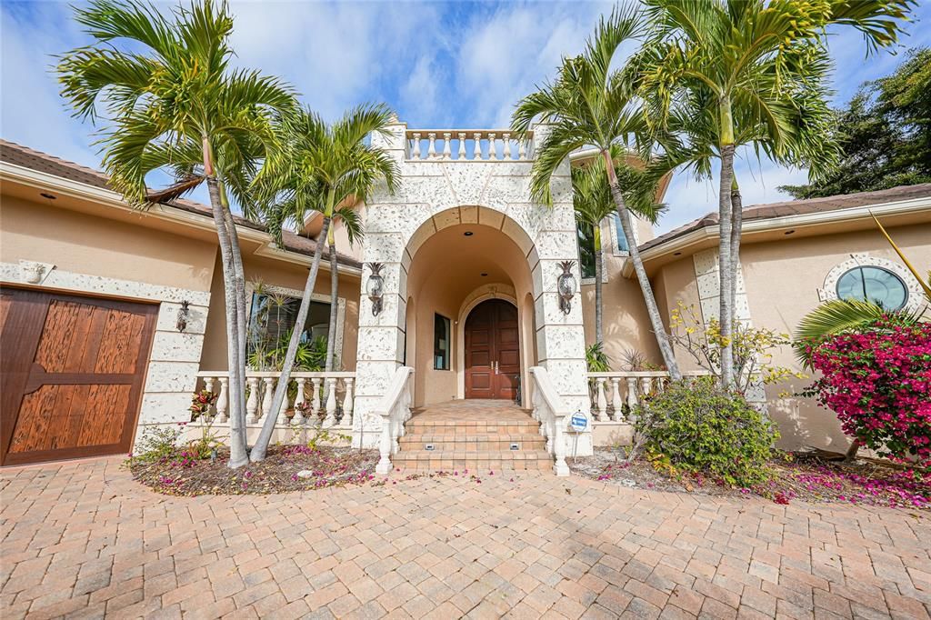 For Sale: $2,800,000 (4 beds, 4 baths, 4607 Square Feet)