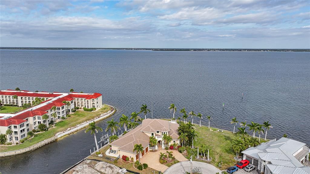 For Sale: $2,800,000 (4 beds, 4 baths, 4607 Square Feet)