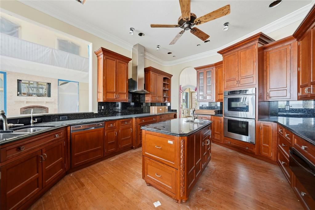 For Sale: $2,800,000 (4 beds, 4 baths, 4607 Square Feet)