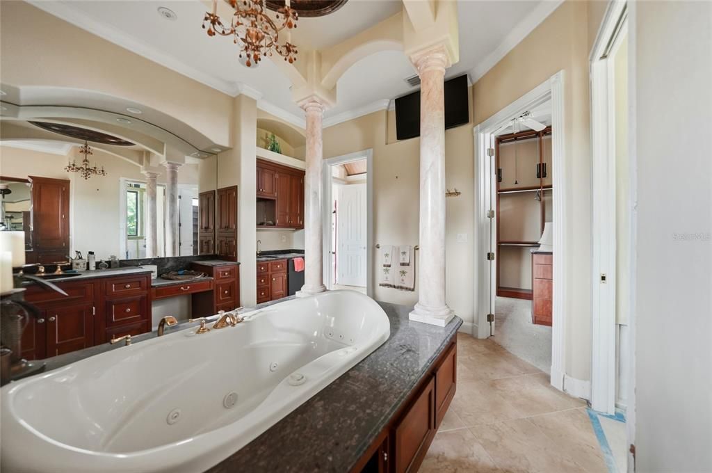 For Sale: $2,800,000 (4 beds, 4 baths, 4607 Square Feet)