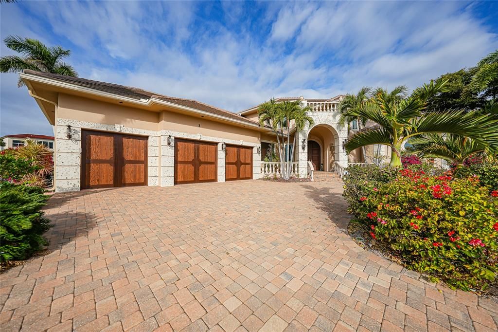 For Sale: $2,800,000 (4 beds, 4 baths, 4607 Square Feet)