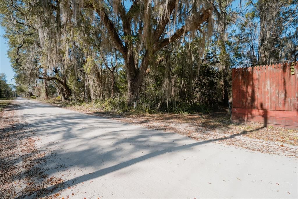 En Venta: $349,999 (3.30 acres)