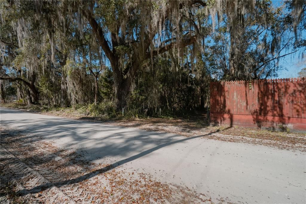 En Venta: $349,999 (3.30 acres)