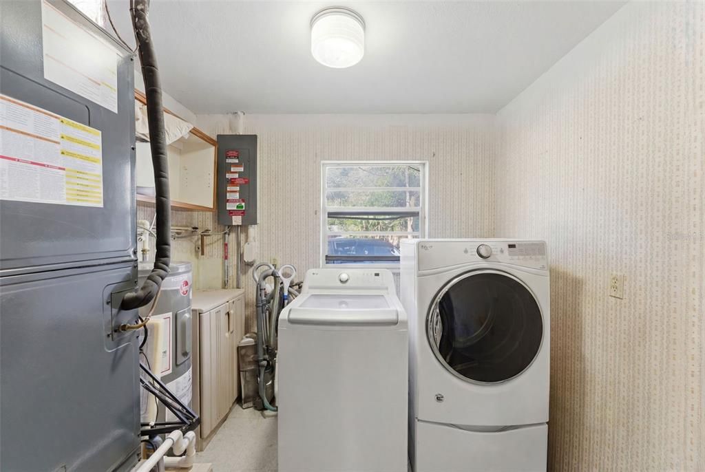 Active With Contract: $240,000 (3 beds, 2 baths, 2030 Square Feet)