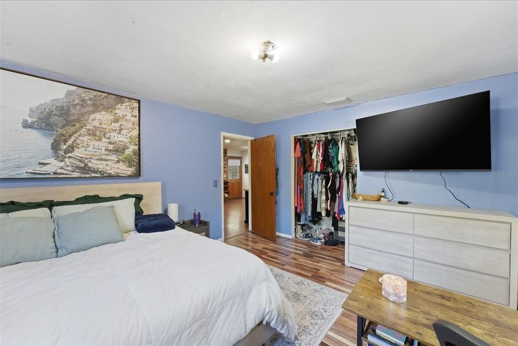 Active With Contract: $240,000 (3 beds, 2 baths, 2030 Square Feet)