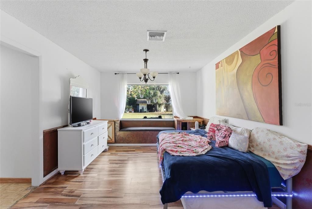 Active With Contract: $240,000 (3 beds, 2 baths, 2030 Square Feet)