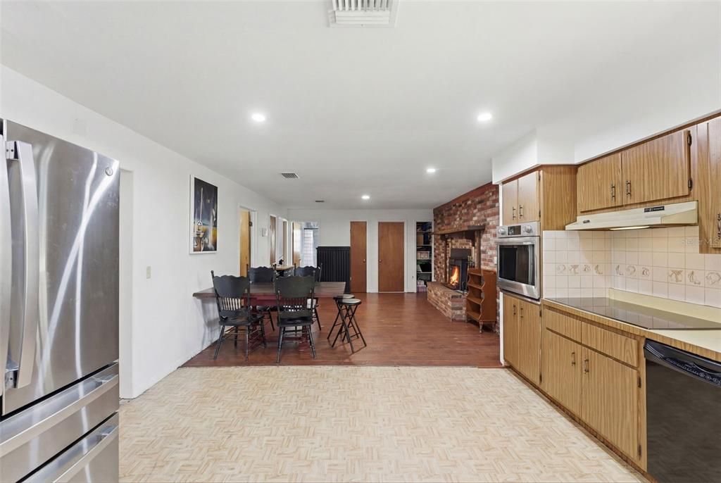 Active With Contract: $240,000 (3 beds, 2 baths, 2030 Square Feet)