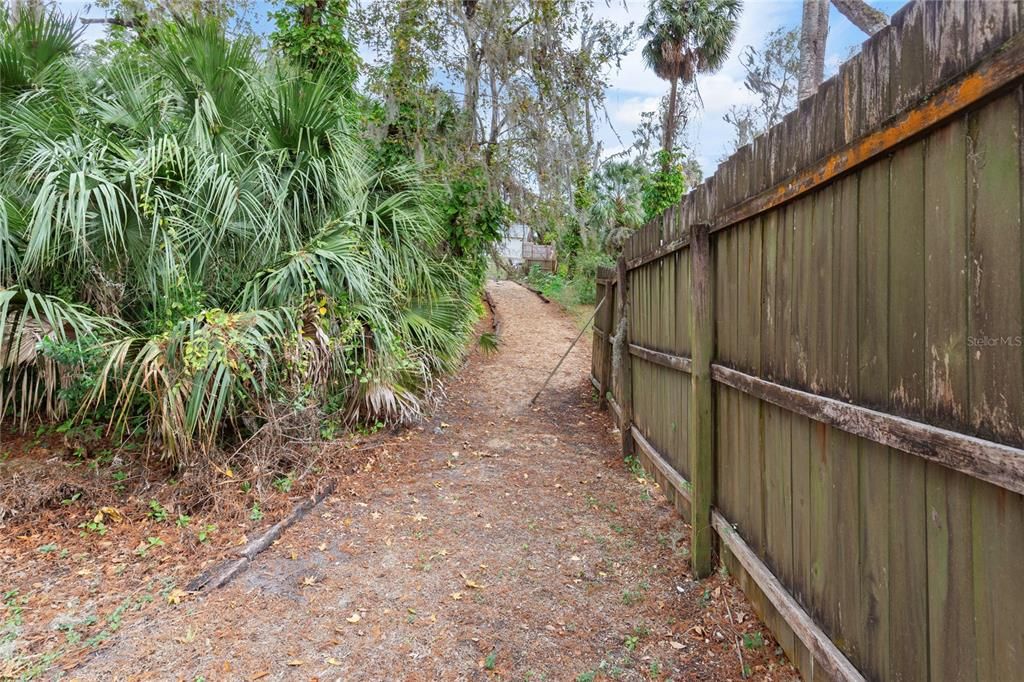 For Sale: $394,900 (4 beds, 2 baths, 1400 Square Feet)