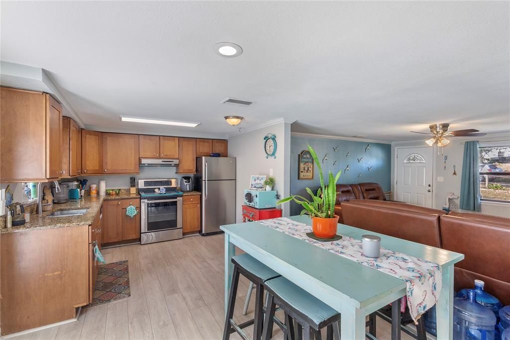 For Sale: $394,900 (4 beds, 2 baths, 1400 Square Feet)