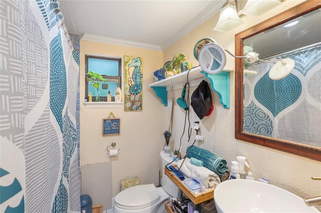 For Sale: $394,900 (4 beds, 2 baths, 1400 Square Feet)