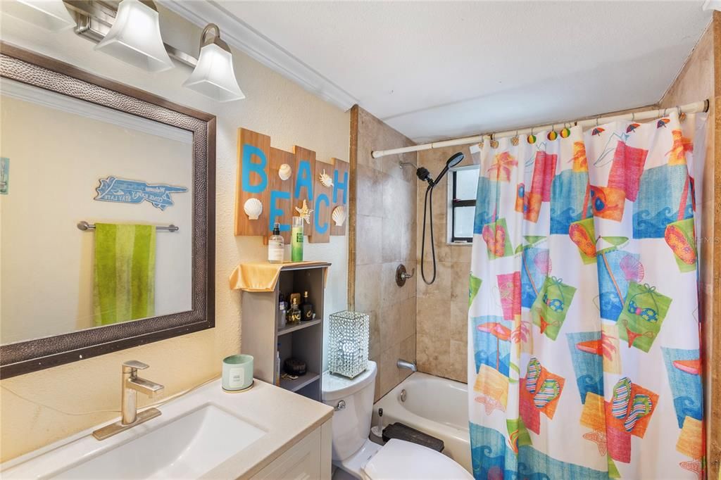 For Sale: $394,900 (4 beds, 2 baths, 1400 Square Feet)