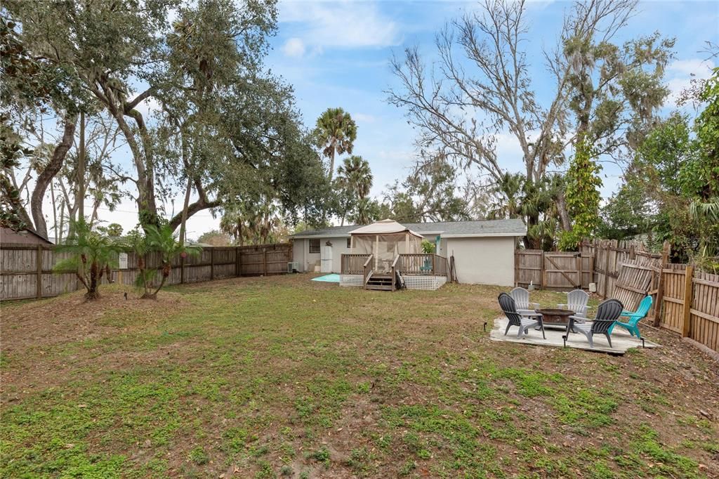 For Sale: $394,900 (4 beds, 2 baths, 1400 Square Feet)