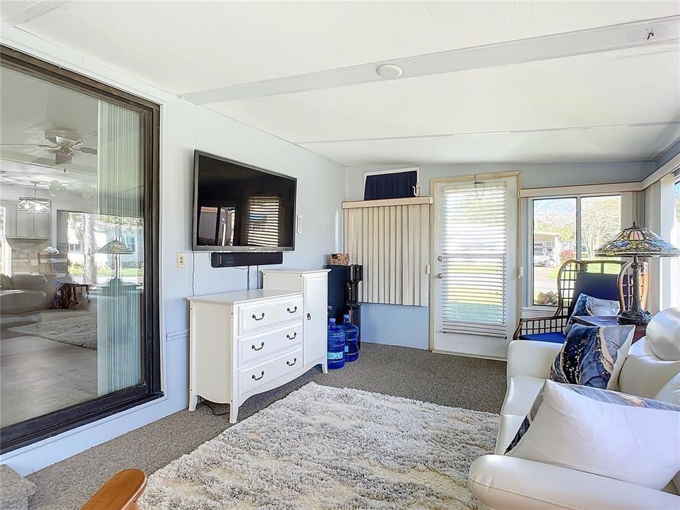 For Sale: $205,000 (2 beds, 2 baths, 1492 Square Feet)