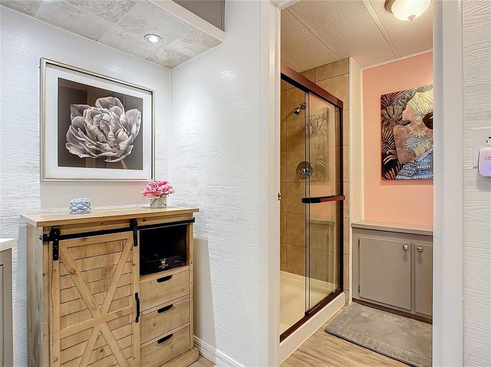 For Sale: $205,000 (2 beds, 2 baths, 1492 Square Feet)