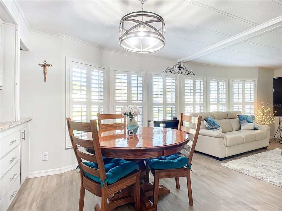 For Sale: $205,000 (2 beds, 2 baths, 1492 Square Feet)