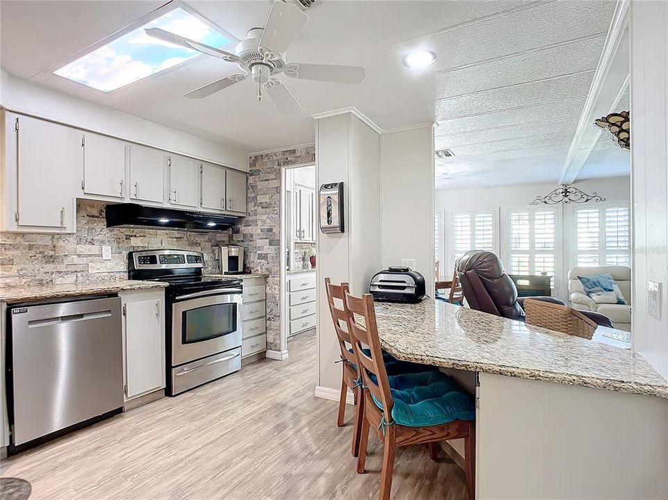 For Sale: $205,000 (2 beds, 2 baths, 1492 Square Feet)