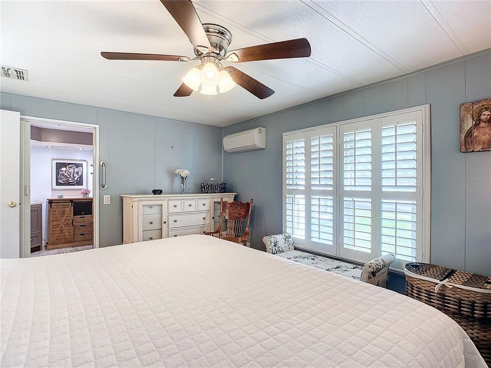 For Sale: $205,000 (2 beds, 2 baths, 1492 Square Feet)