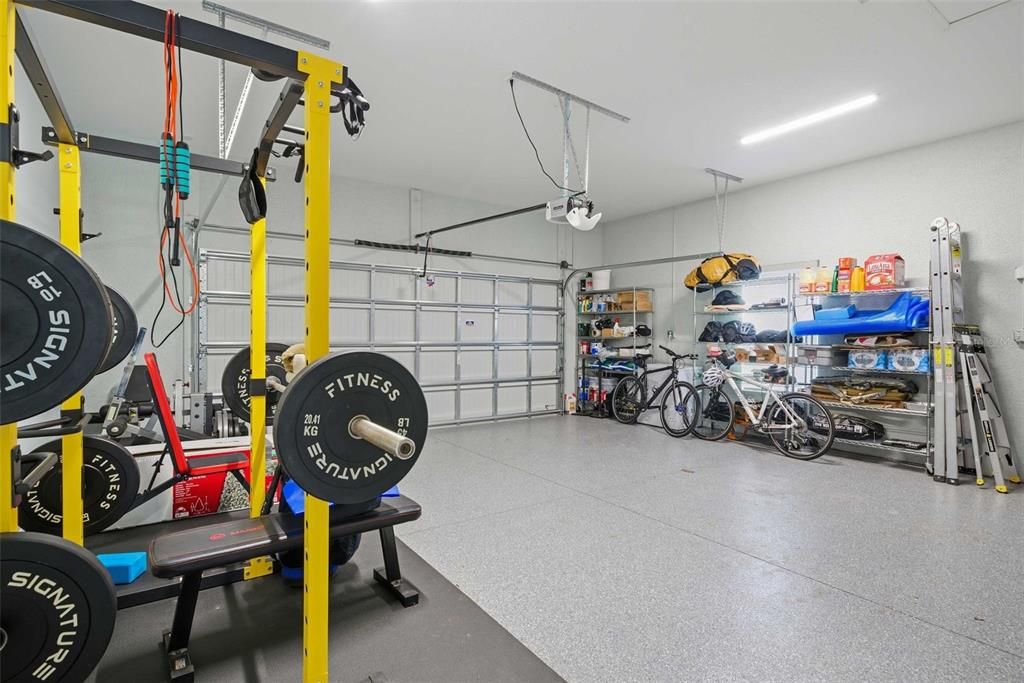 Activo con contrato: $575,000 (3 camas, 2 baños, 2299 Pies cuadrados)