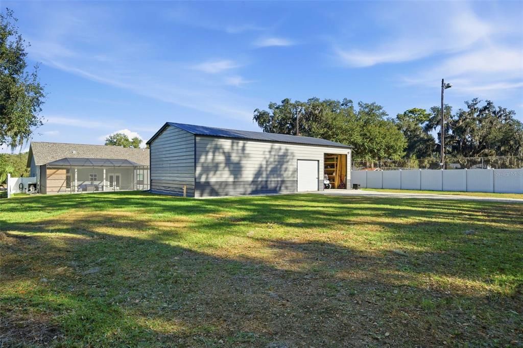 Activo con contrato: $575,000 (3 camas, 2 baños, 2299 Pies cuadrados)