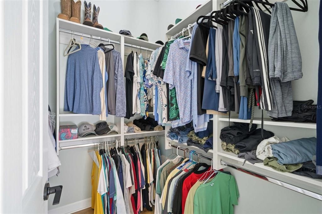 Activo con contrato: $575,000 (3 camas, 2 baños, 2299 Pies cuadrados)