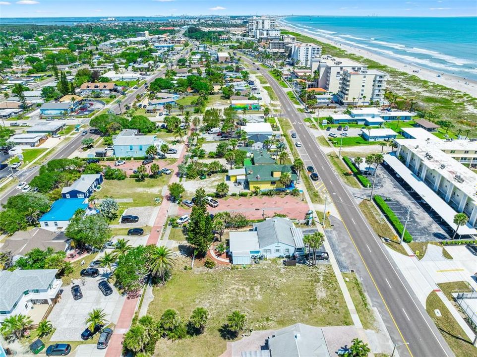 На продажу: $849,999 (0.19 acres)